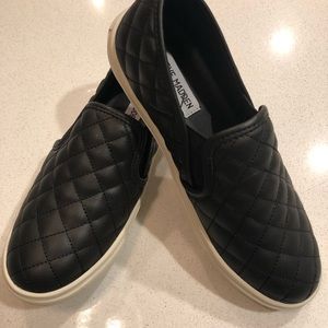 Steve Madden Slides